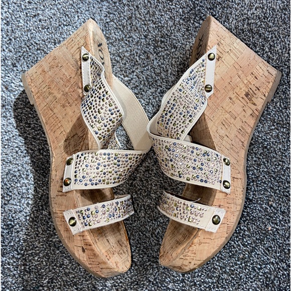 XOXO shoes- wedges - Picture 5 of 11